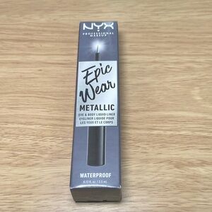 NYX Epic Wear Metallic Liquid Liner - Shimmery Silver